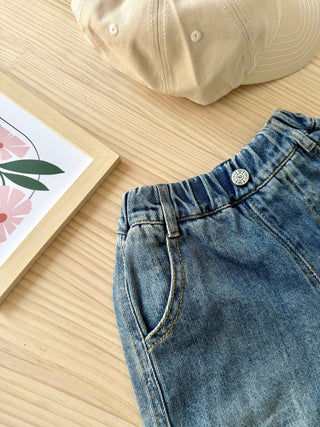 Arc-cut Vintage Denim Jean in Blue