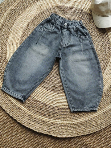 Arc-cut Vintage Jean in Washed Black