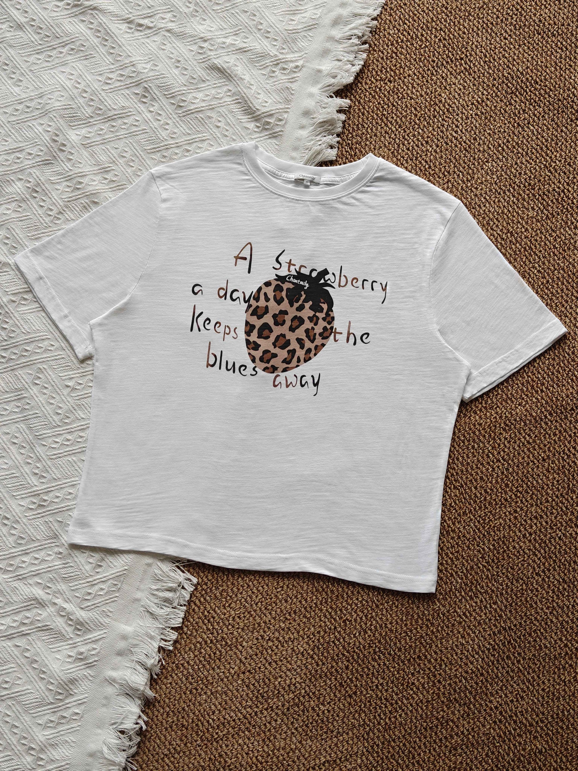 Strawberry Print Box Fix  T-shirt - Chantmily